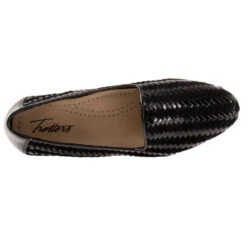 Trotters Liz III Slip-On Black/Black Patent (Women's) -Beautiful Shoes Blk 9 84d748df 8990 44bc a2ba 9ccdfe47337b